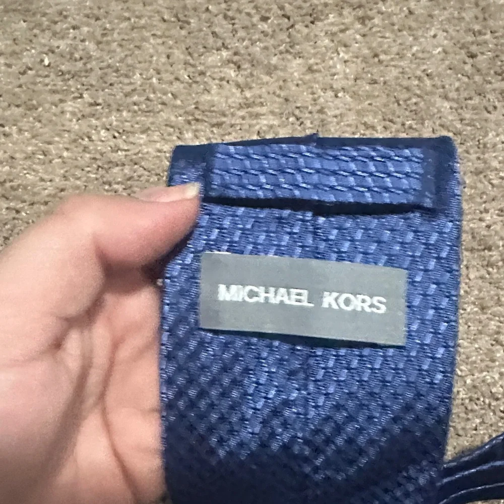 MK tie